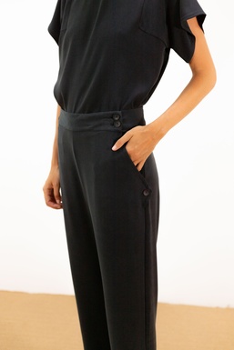 2601217A Pantalón Negro