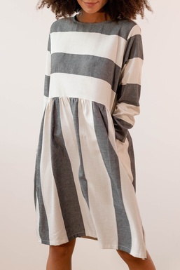 2501132 Vestido Rayas grandes negras