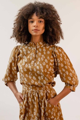 2501262Cap Blusa Ocre