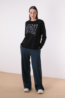 2603105B Camiseta Negra con Lluvia Crudo